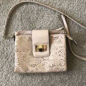 Apt 9 cross body